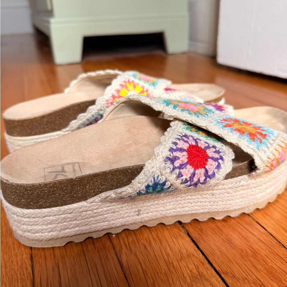 Colorful Crochet Women's Sandals - Picture 3 of 6